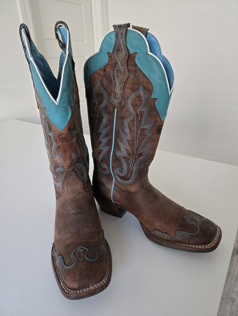 Ariat Brown Leather Western Cowboy Boots with Teal Accents